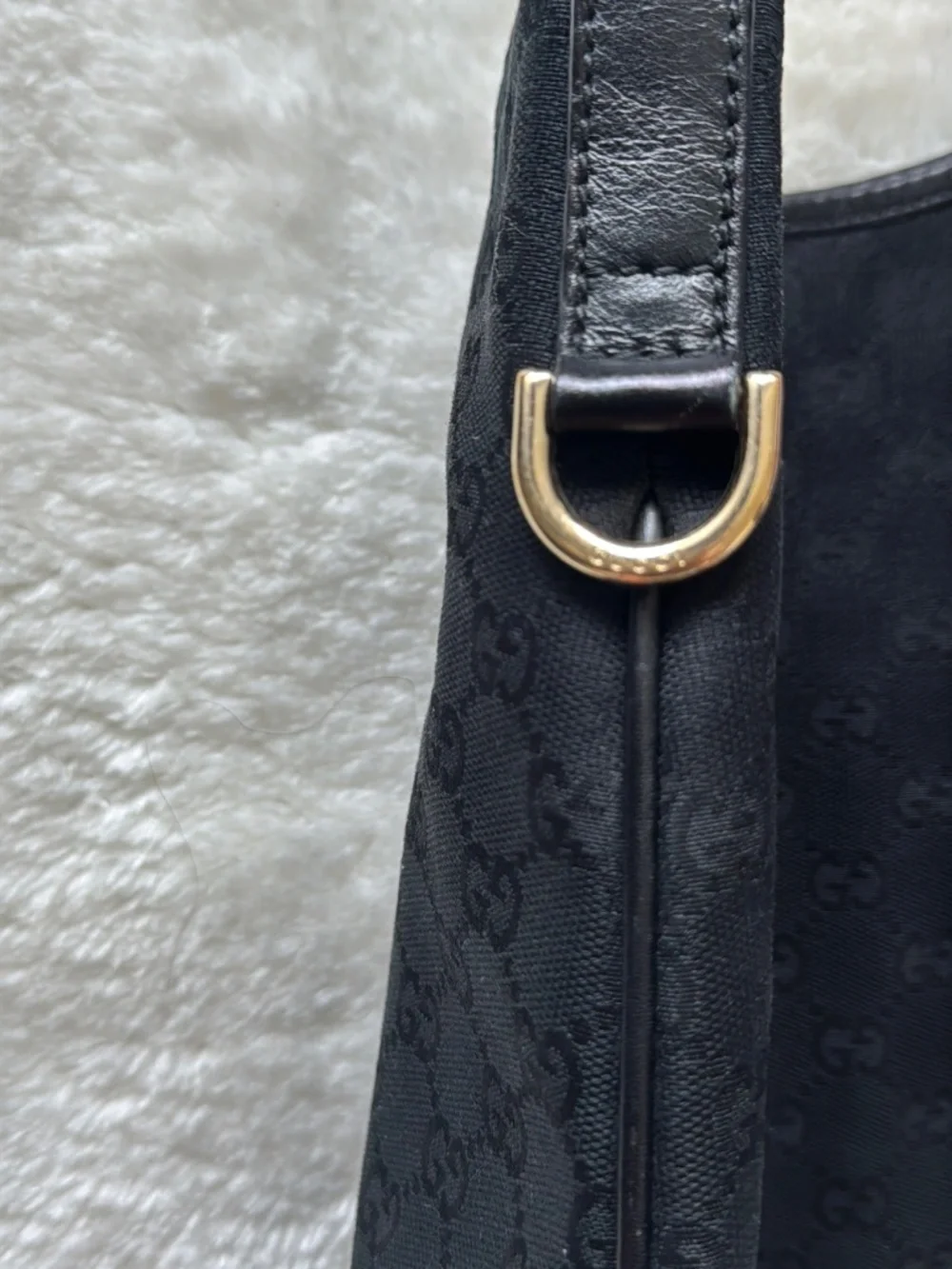 Gucci Medium Britt Hobo Shoulder Bag Black Monogrammed Canvas Gold Tone Hardware - Picture 8 of 11
